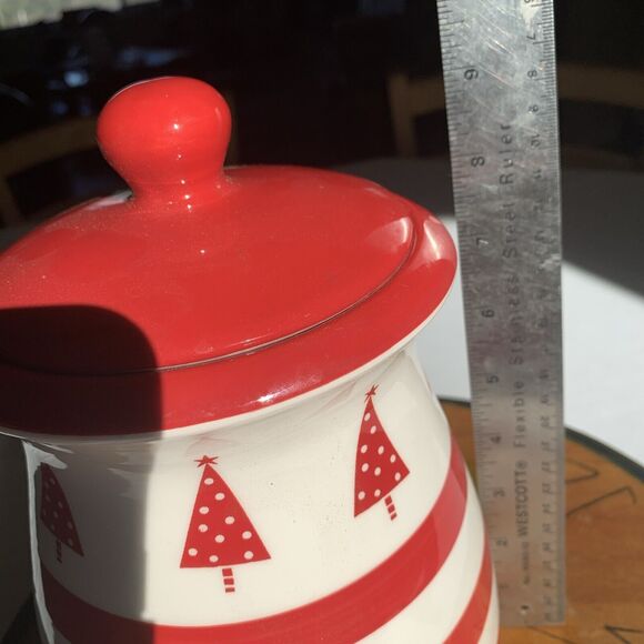 NEW TERRAMOTO 10” CERAMIC Christmas Canister Jar Trees Red Antique White *HTF!* - Picture 5 of 8